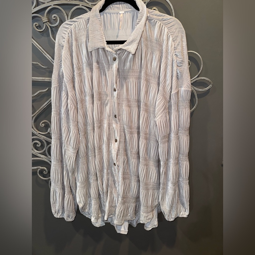 Women’s Free people Gray smocked My best velvet top shirt jacket Sz M
